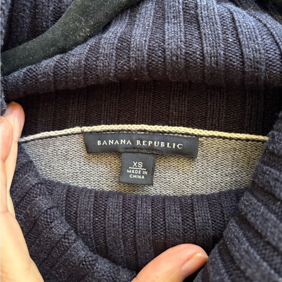 Banana Republic Sweater Cowl Kneck Size XS - Picture 3 of 3